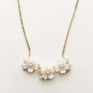 NWT Borrowed & Blue Pearl Flower Cluster Pendant Necklace